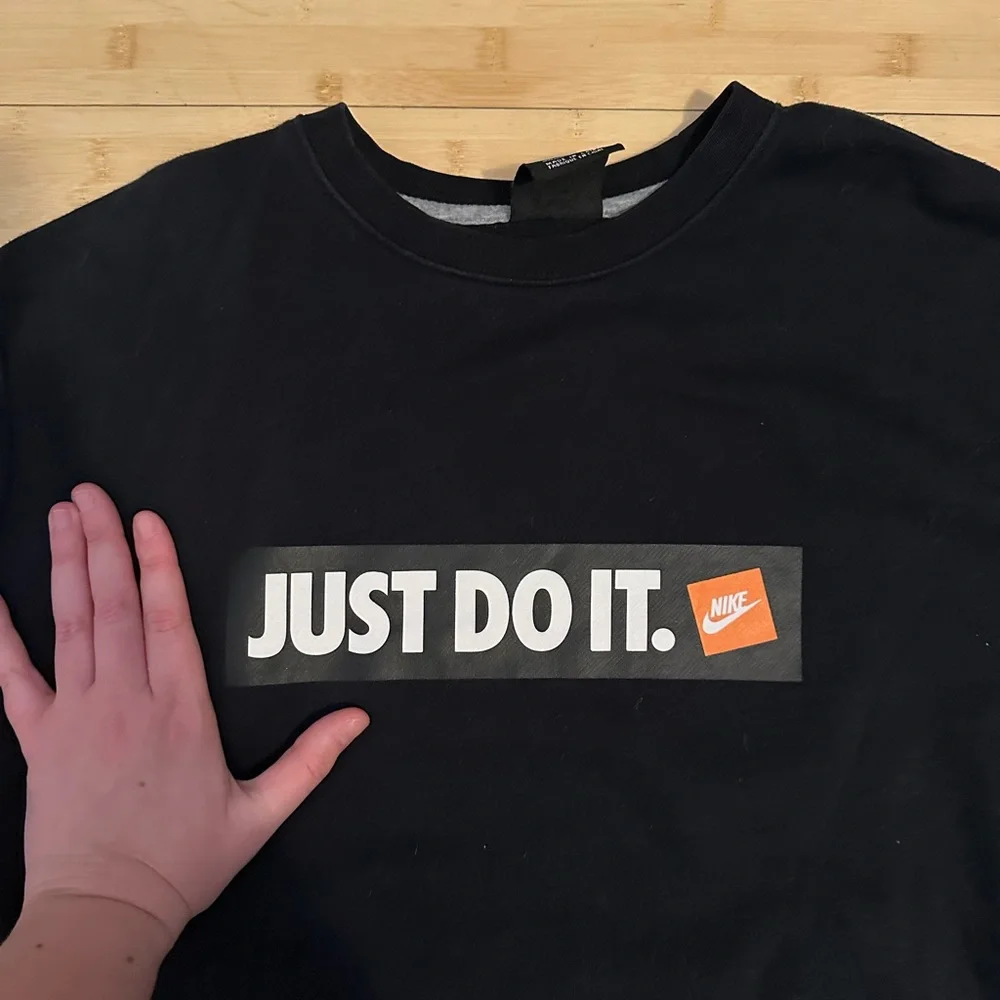 Nike Men's Black Crewneck with Slogan - Picture 3 of 4